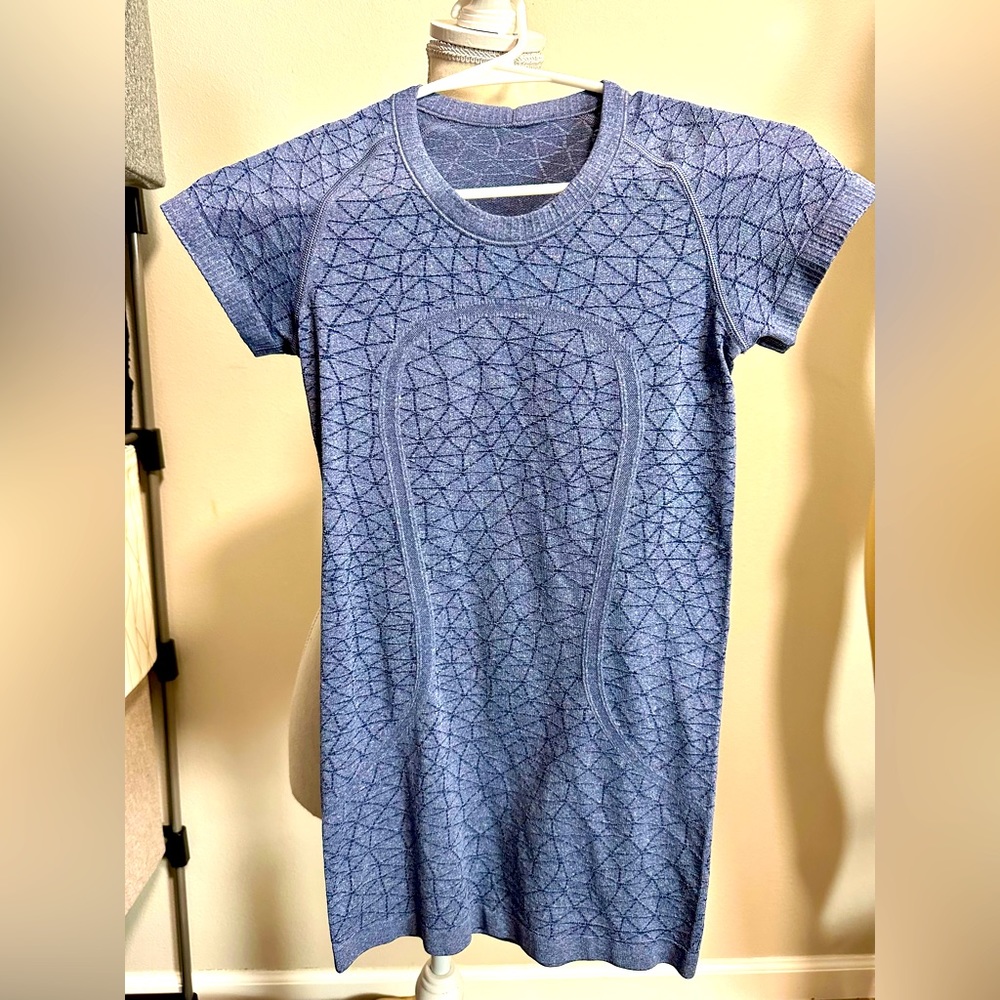 Lululemon Size 4 Swiftly Blueish With Design - image 1